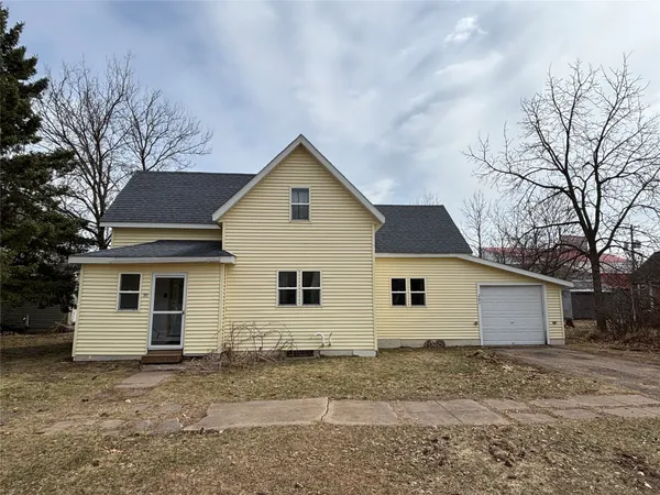 $164,900 | 203 9th Street, Cameron, WI 54822