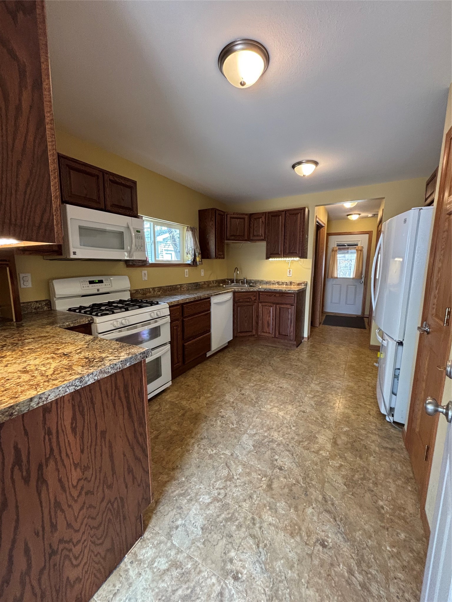 203 9th Street Cameron, WI 54822 - Photo 5 of 46