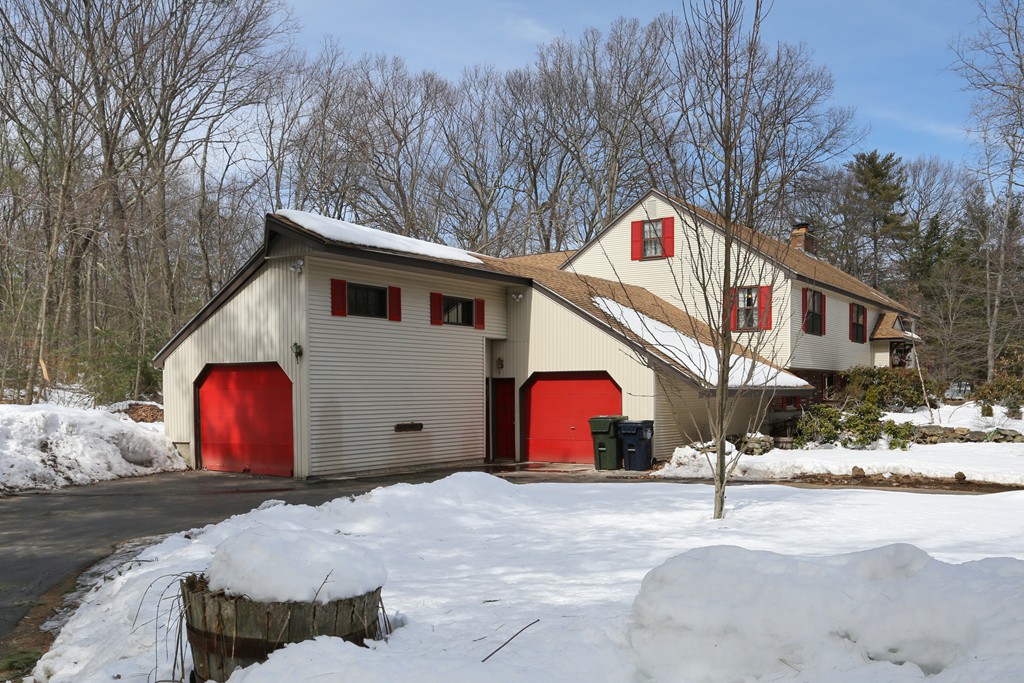 39 Juniper Road Marlborough, MA 01752 - Photo 2 of 29 Gallery Image 2