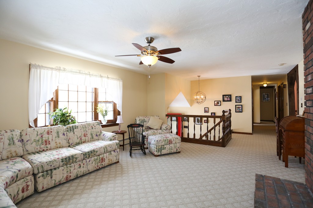 39 Juniper Road Marlborough, MA 01752 - Photo 6 of 29 Gallery Image 6