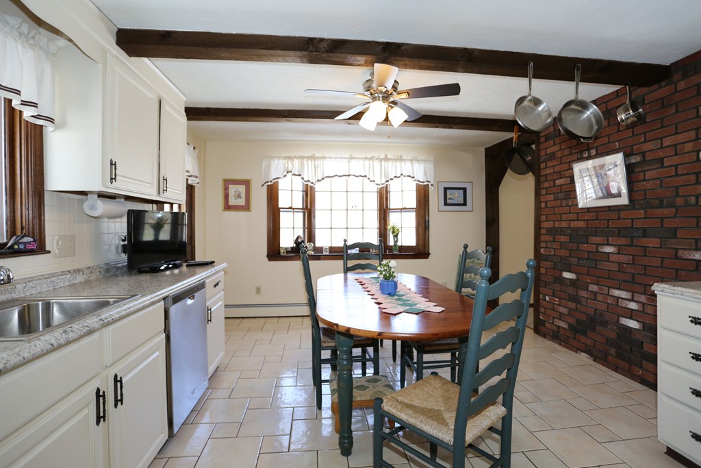 39 Juniper Road Marlborough, MA 01752 - Photo 9 of 29 Gallery Image 9