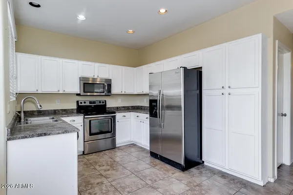 $2,300 | 1886 East Don Carlos, Unit 126, Tempe, AZ 85281