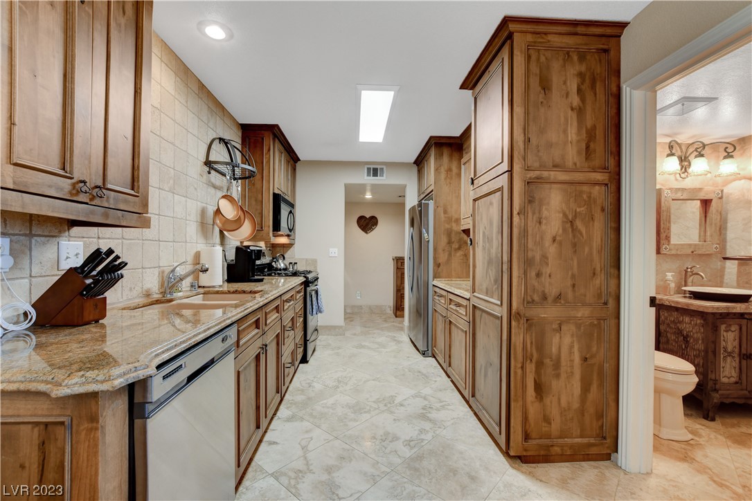 415 Roman Tree Court Las Vegas, NV 89183 - Photo 13 of 50