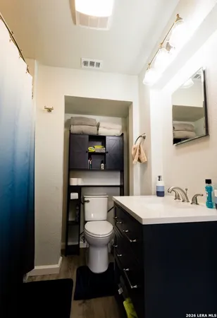 $385,000 | 110 West Benton Avenue, Devine, TX 78016