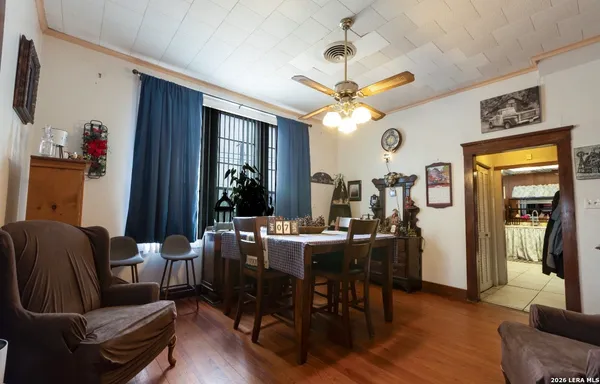 $385,000 | 110 West Benton Avenue, Devine, TX 78016