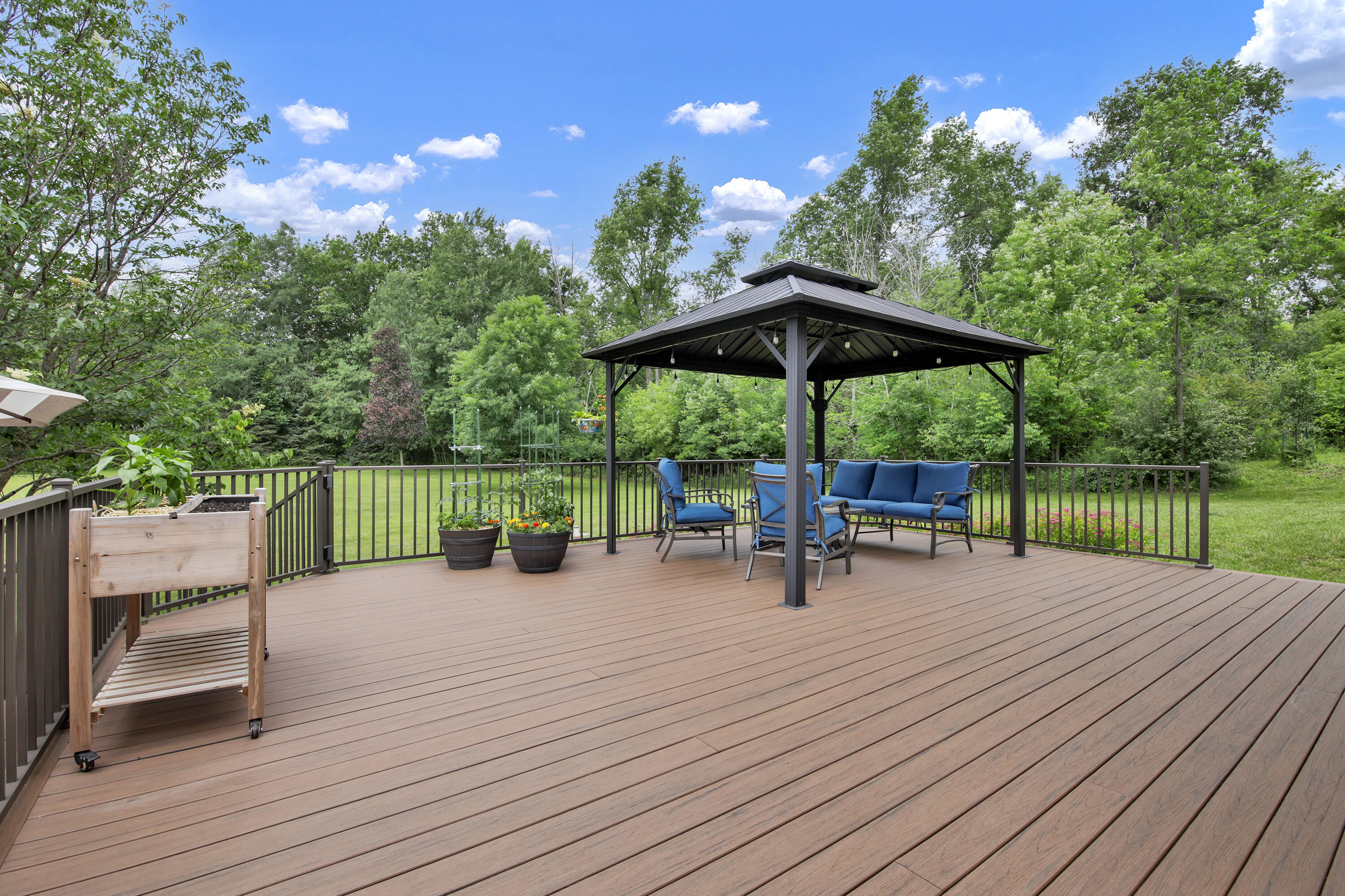 615 Kettle Ridge Richfield, WI 53017 - Photo 34 of 44 Included Gazebo w/furniture