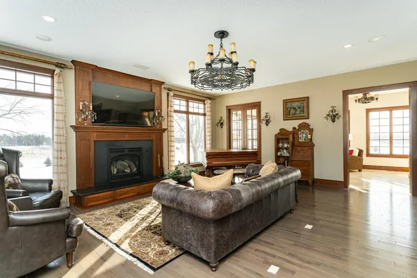 $1,124,900 | 10951 County Road 8 Southwest, Stewartville, MN 55976