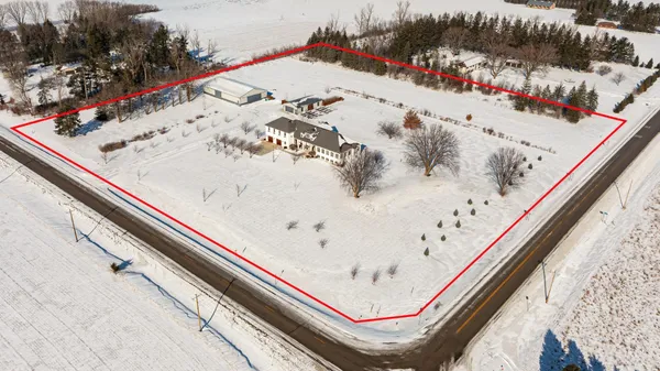 $1,124,900 | 10951 County Road 8 Southwest, Stewartville, MN 55976