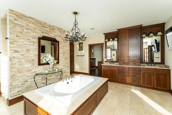 $1,099,900 | 10951 County Road 8 Southwest, Stewartville, MN 55976