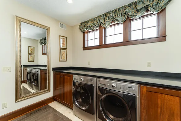 $1,124,900 | 10951 County Road 8 Southwest, Stewartville, MN 55976