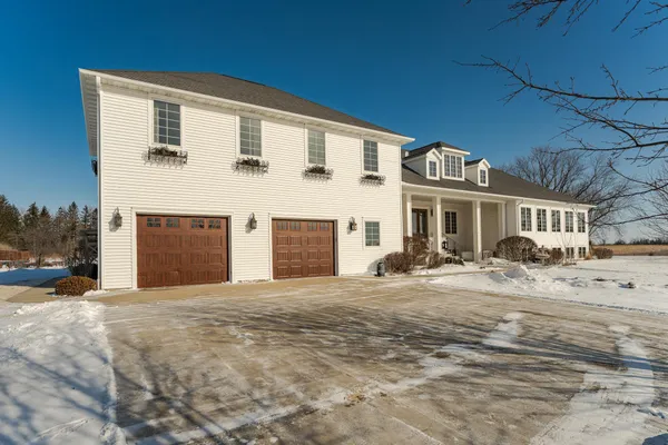 $1,124,900 | 10951 County Road 8 Southwest, Stewartville, MN 55976