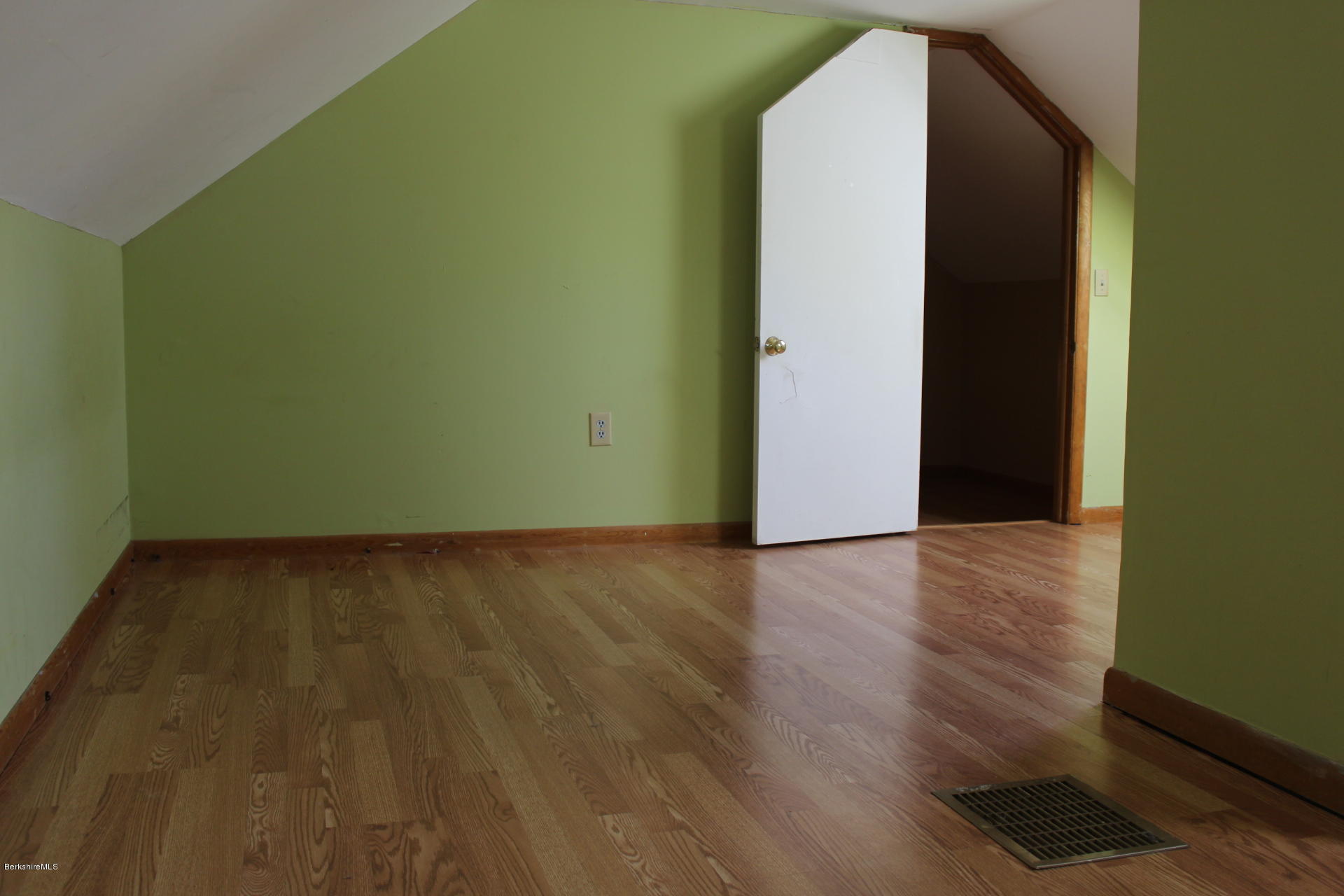 15 Stratton Road Williamstown, MA 01267 - Photo 17 of 19 Bonus Room 2nd Floor