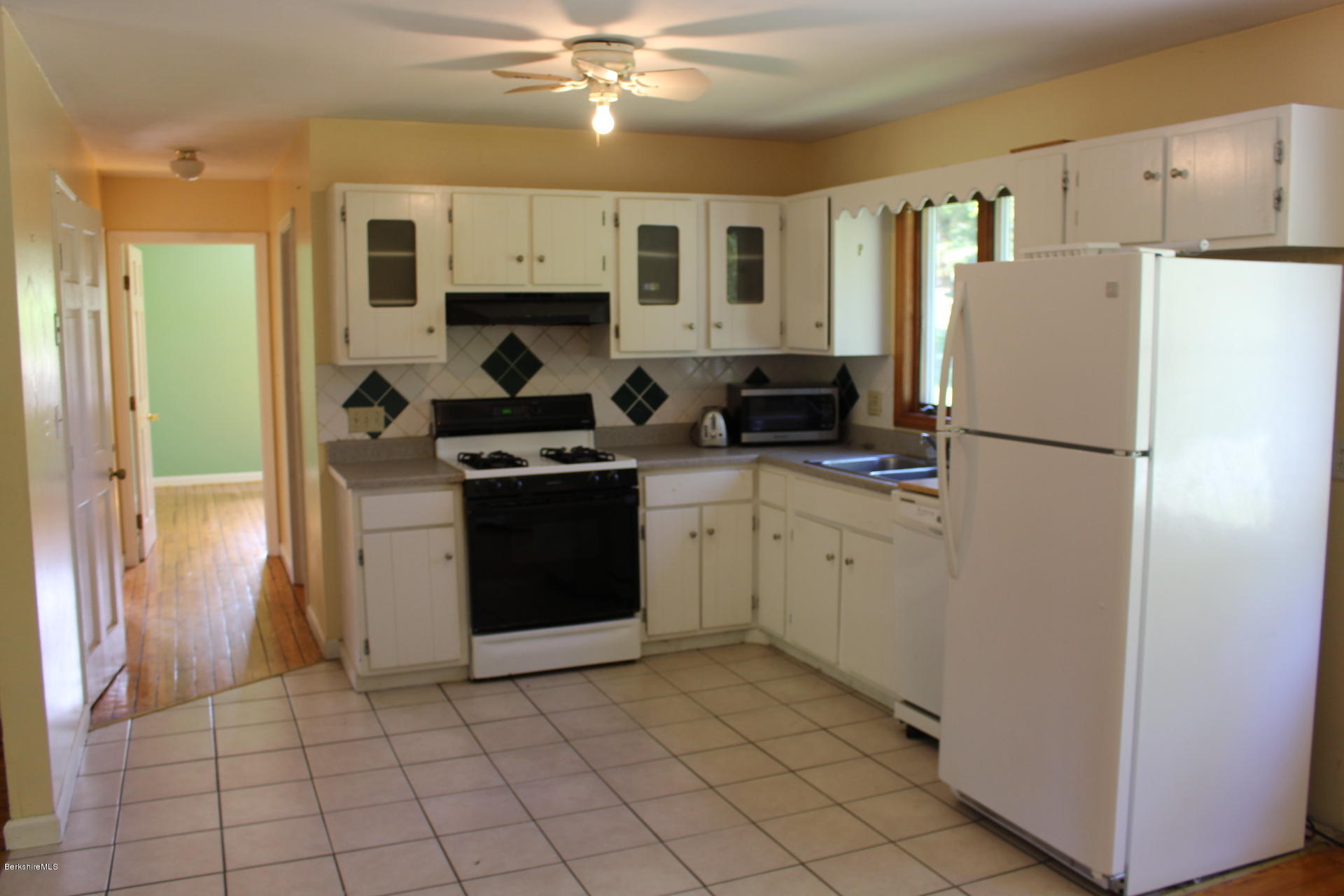 15 Stratton Road Williamstown, MA 01267 - Photo 5 of 19 Open Kitchen