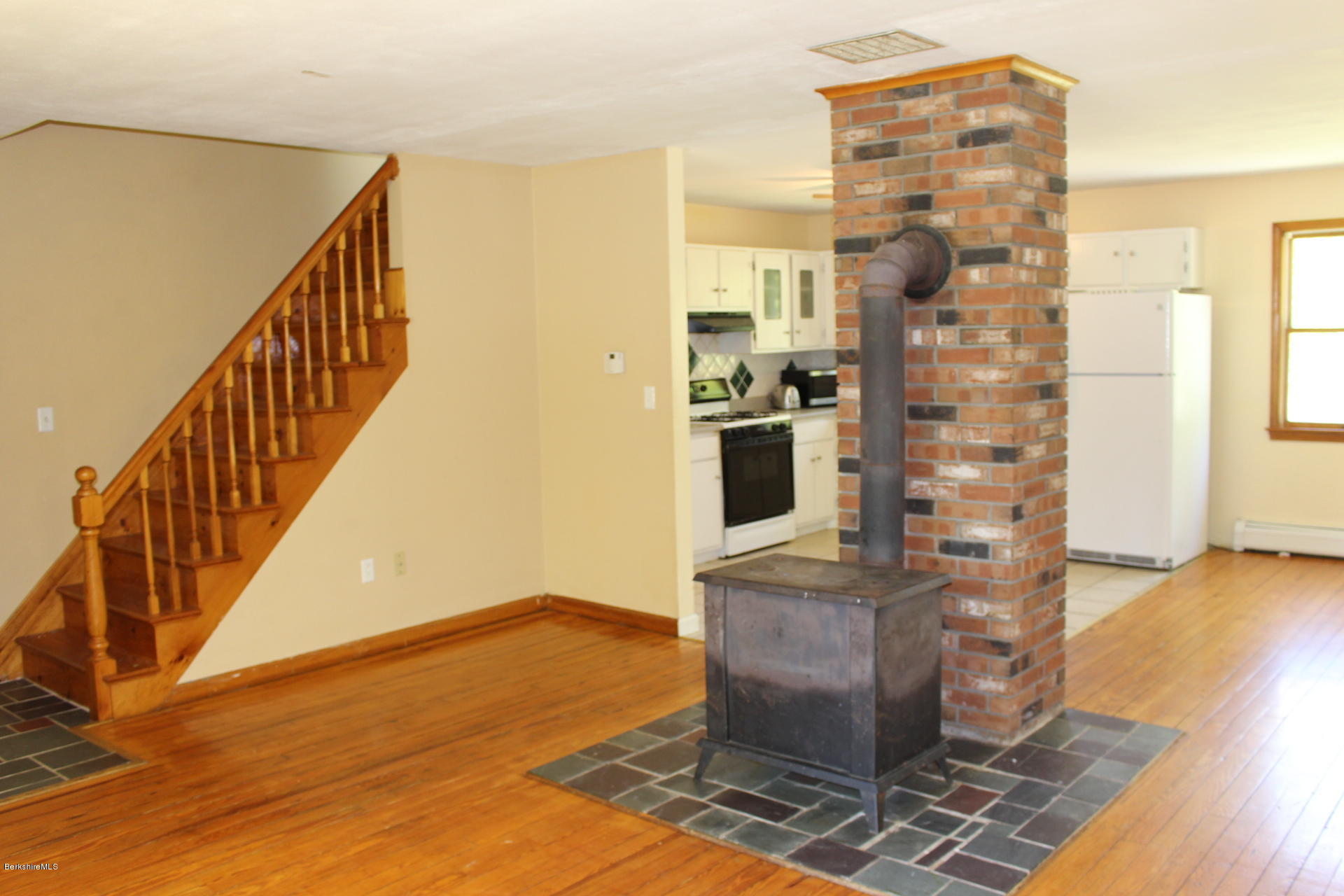 15 Stratton Road Williamstown, MA 01267 - Photo 6 of 19 Living Room