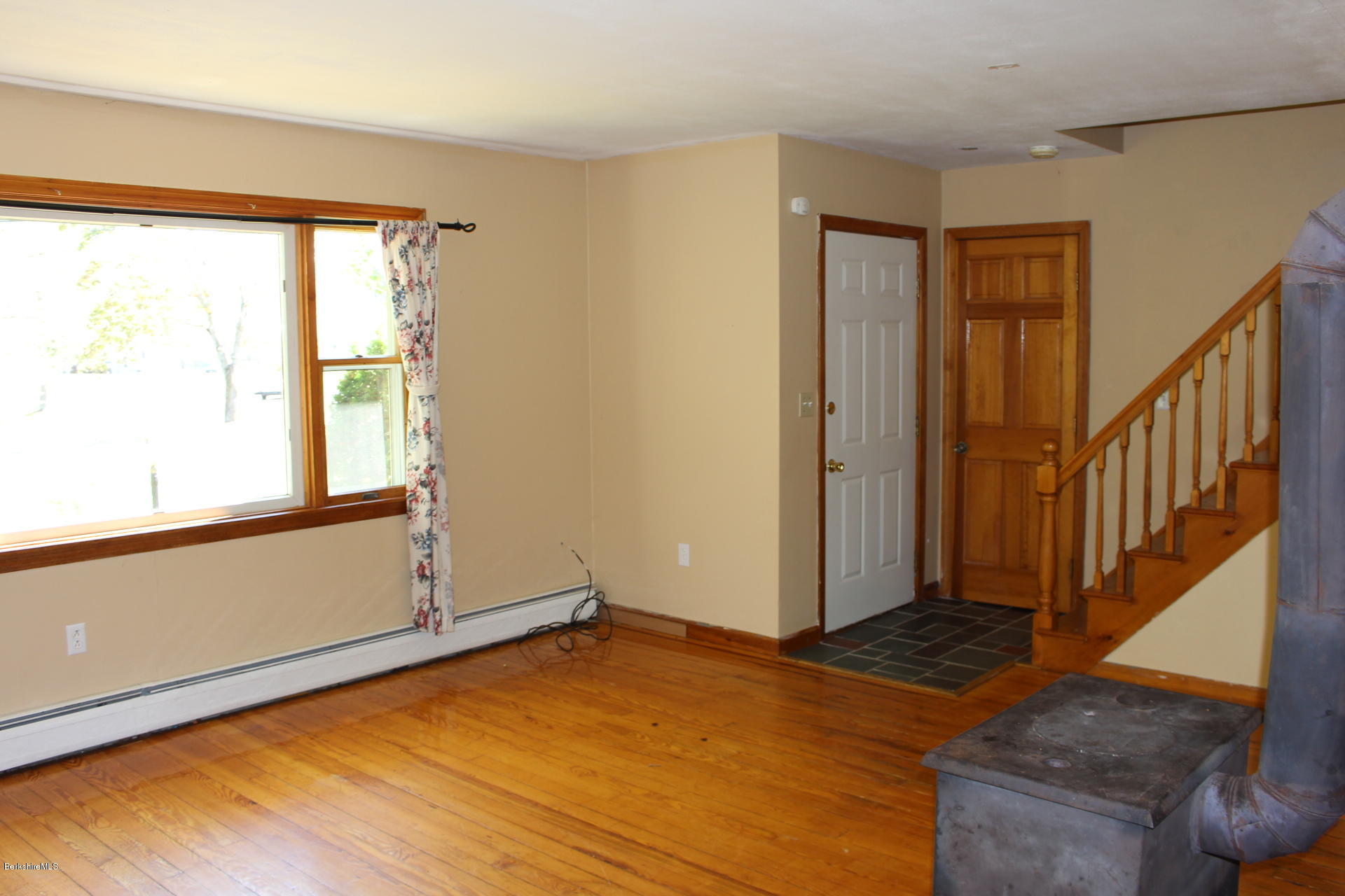 15 Stratton Road Williamstown, MA 01267 - Photo 7 of 19 Living Room