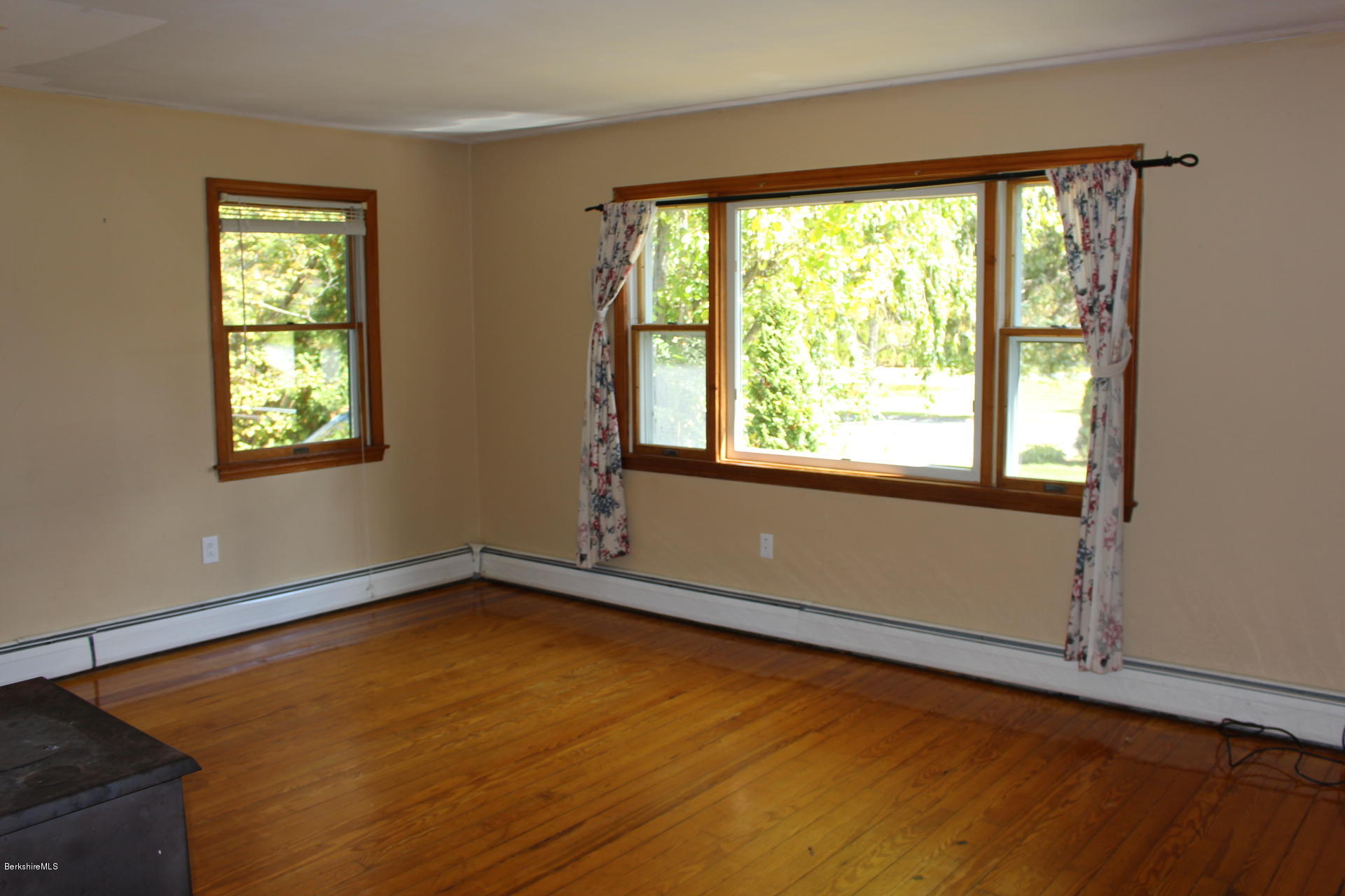 15 Stratton Road Williamstown, MA 01267 - Photo 8 of 19 Living Room