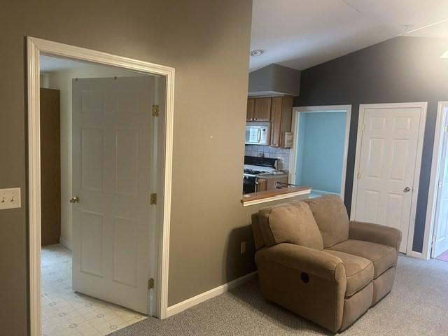 35 Forest Park Road, Unit RIGHTREAR Dracut, MA 01826 - Photo 3 of 17