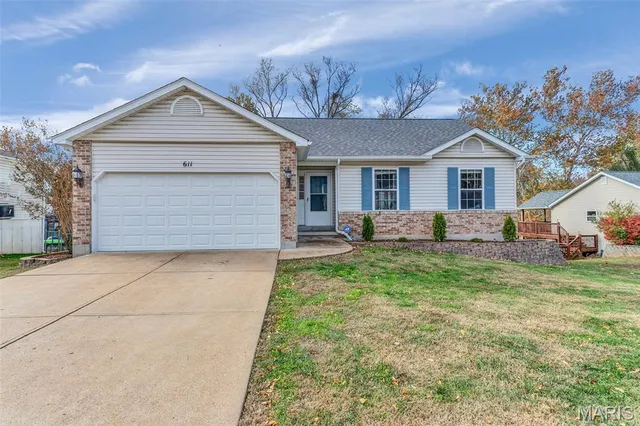 $285,000 | 611 North Friedberg Drive, Herculaneum, MO 63048