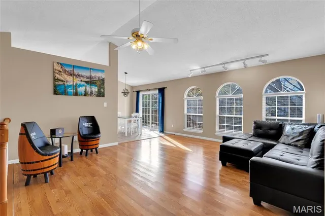 $285,000 | 611 North Friedberg Drive, Herculaneum, MO 63048