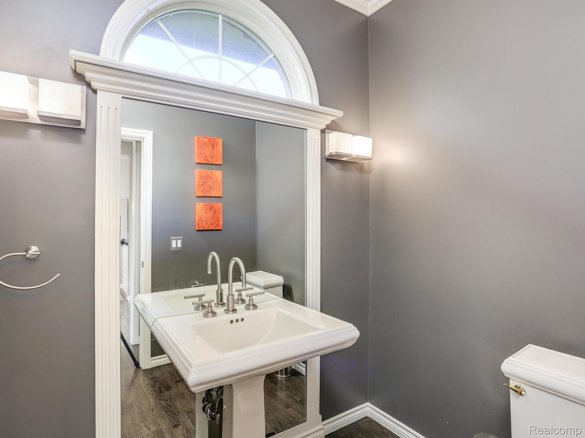 5323 Carlisle Court Rochester, MI 48306 - Photo 26 of 57 Half bathroom.