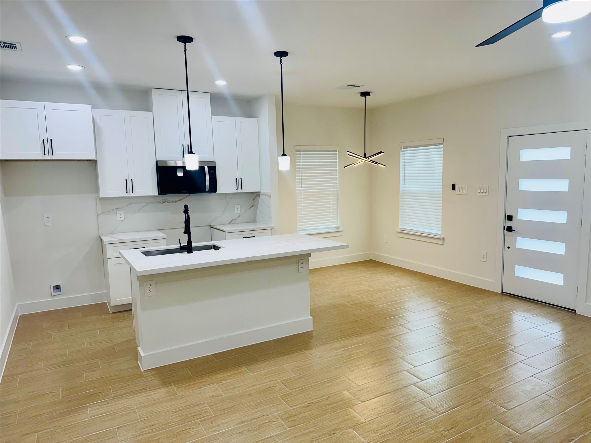 5710 Delmack Street, Unit A Houston, TX 77032 - Photo 4 of 16