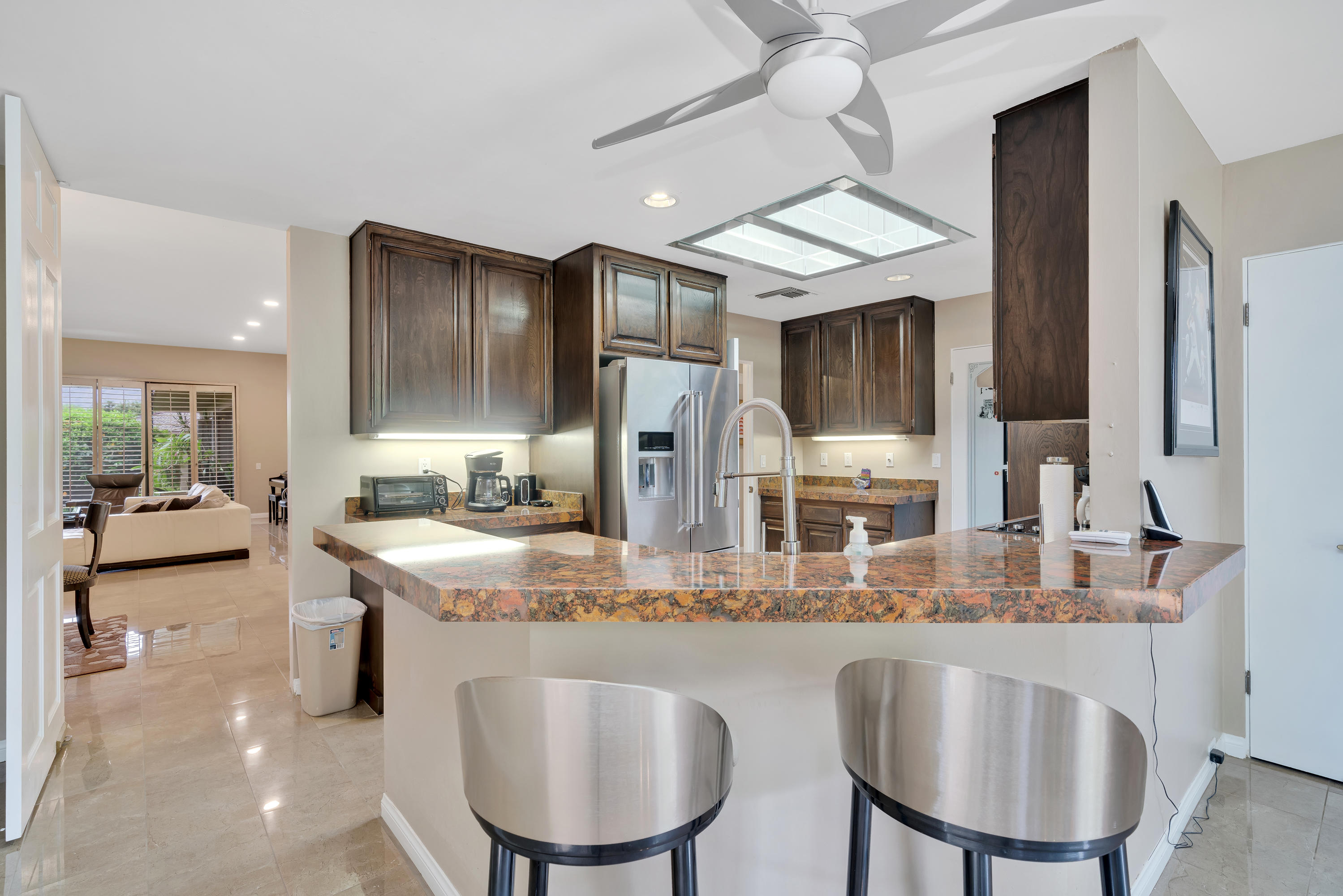 10 Temple Court Rancho Mirage, CA 92270 - Photo 13 of 37 Photo-23