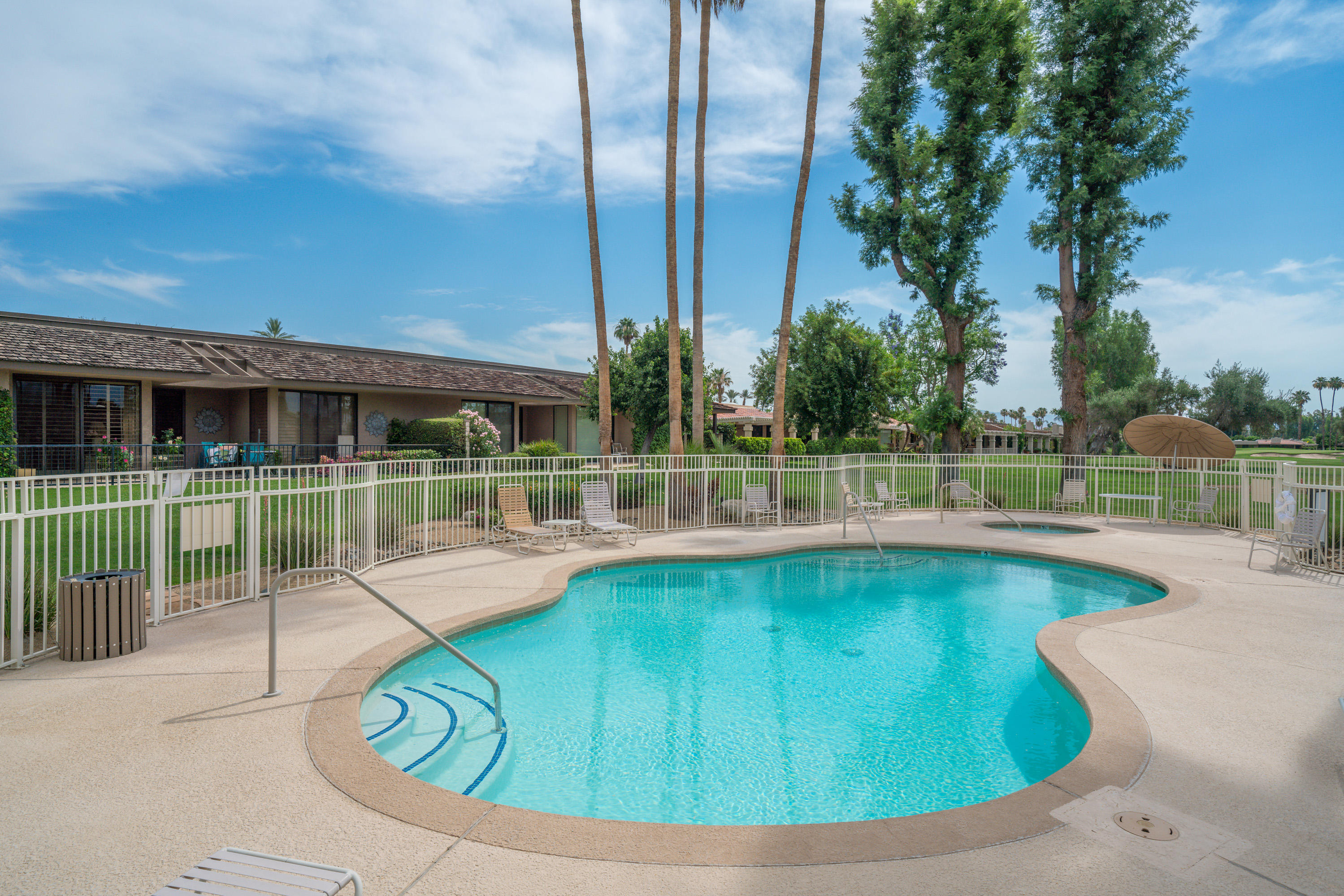 10 Temple Court Rancho Mirage, CA 92270 - Photo 31 of 37 Photo-12