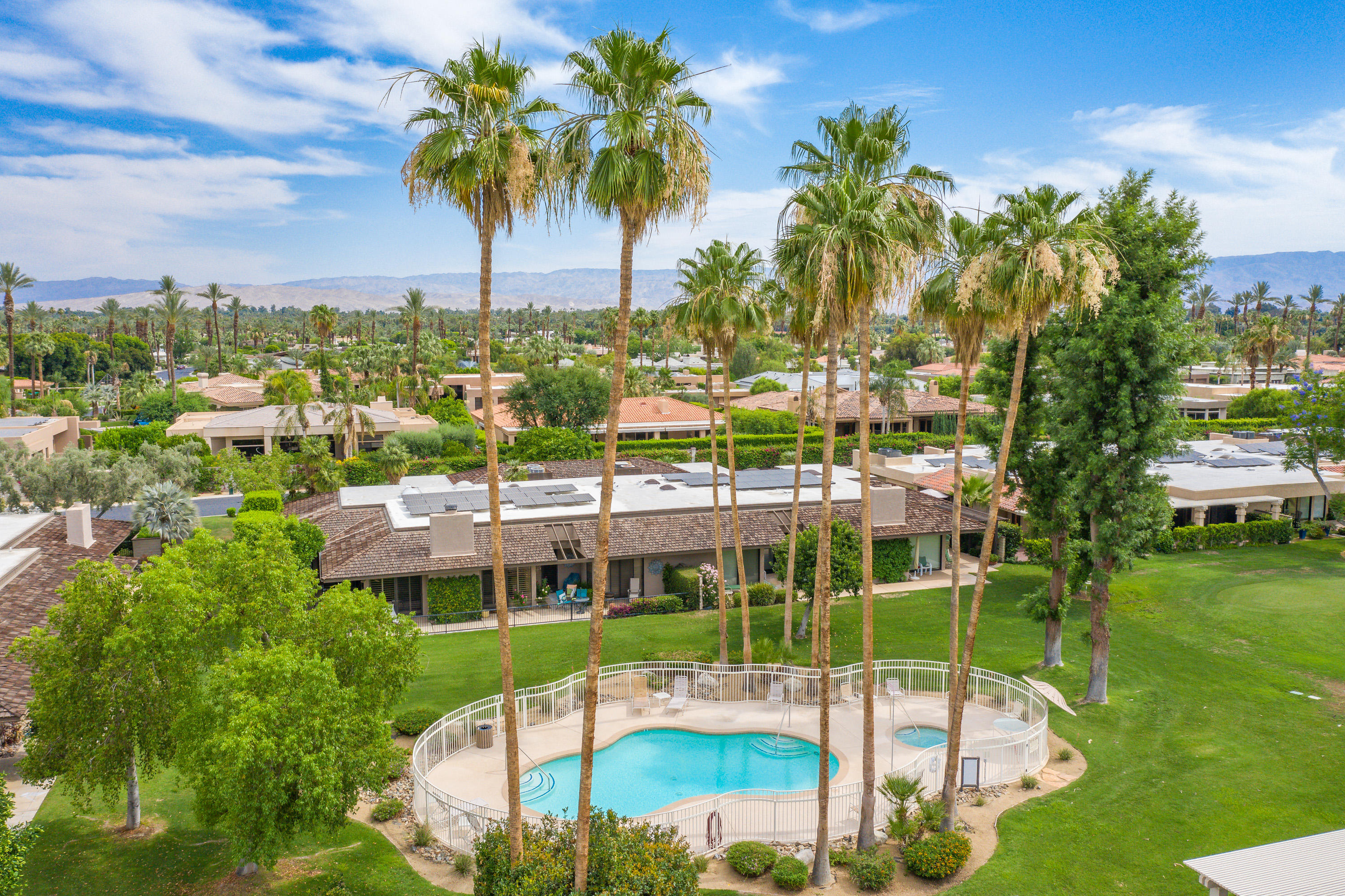 10 Temple Court Rancho Mirage, CA 92270 - Photo 32 of 37 Photo-4