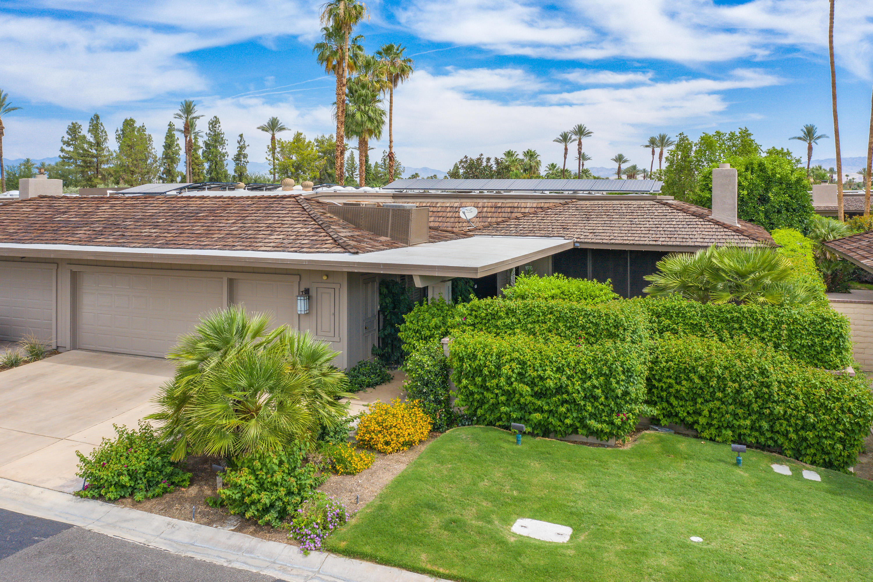 10 Temple Court Rancho Mirage, CA 92270 - Photo 33 of 37 Photo-2