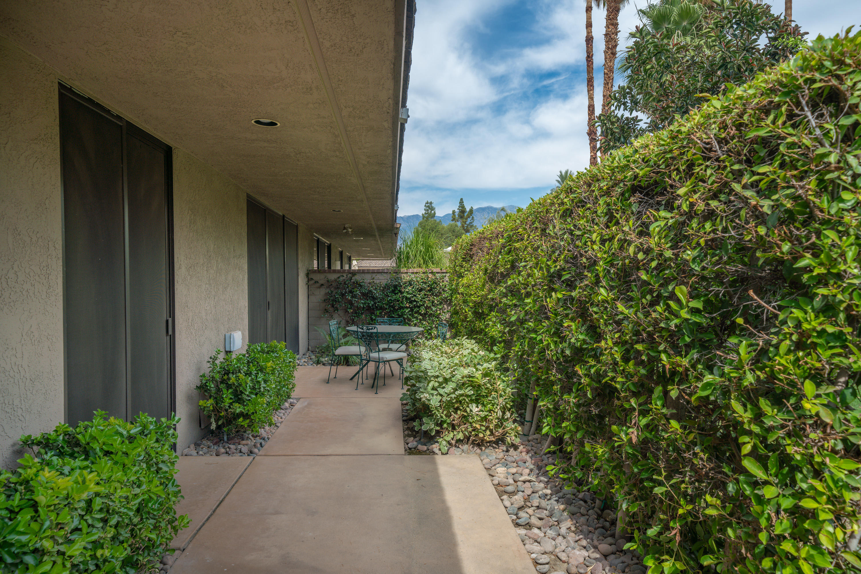 10 Temple Court Rancho Mirage, CA 92270 - Photo 37 of 37 Photo-14