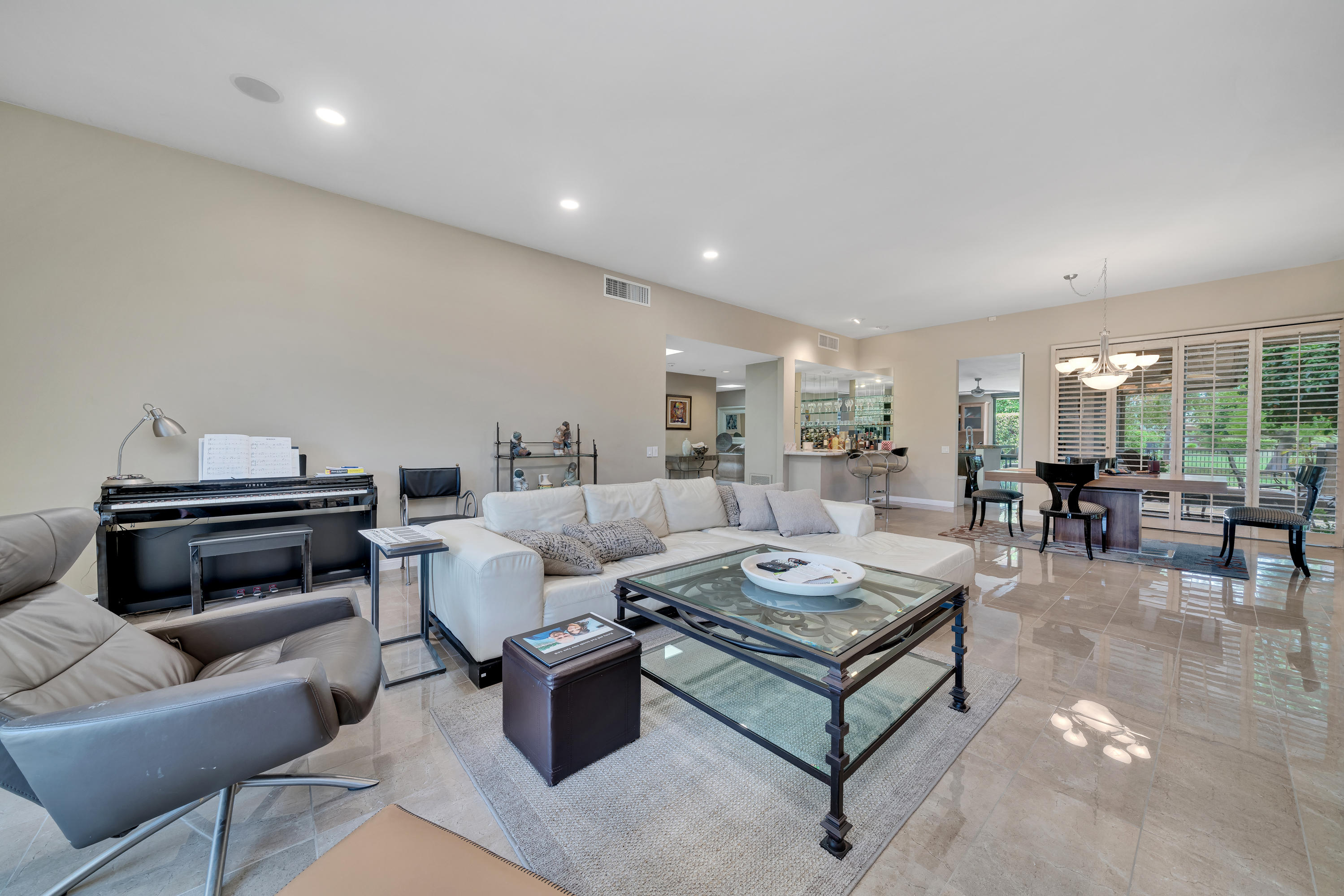 10 Temple Court Rancho Mirage, CA 92270 - Photo 8 of 37 Photo-18