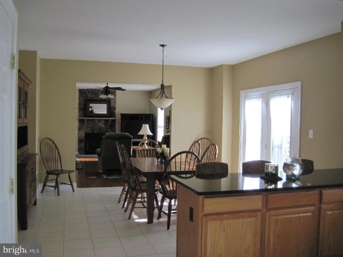 10555 Bears Den Road Marshall, VA 20115 - Photo 8 of 10 Breakfast Area