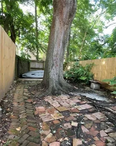 $1,600 | 2335 Constance Street, Unit REAR, New Orleans, LA 70130