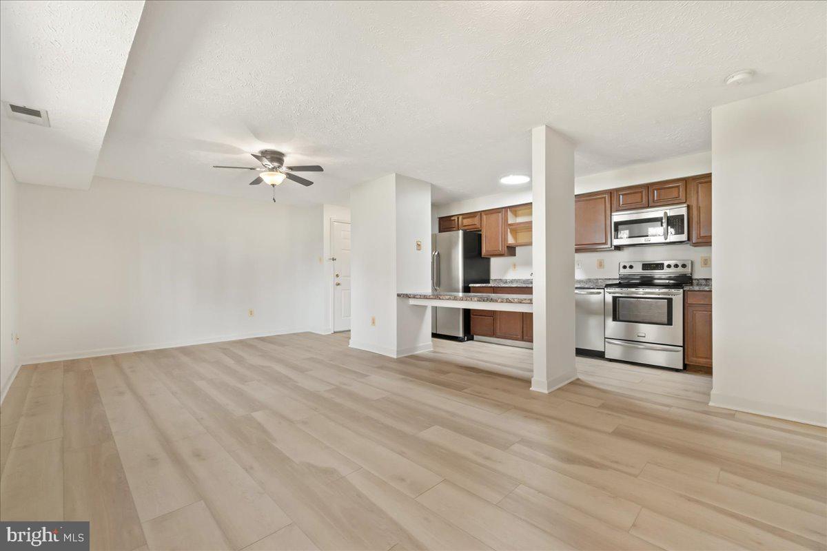 551 Heather Ridge Drive, Unit B Frederick, MD 21702 - Photo 4 of 28