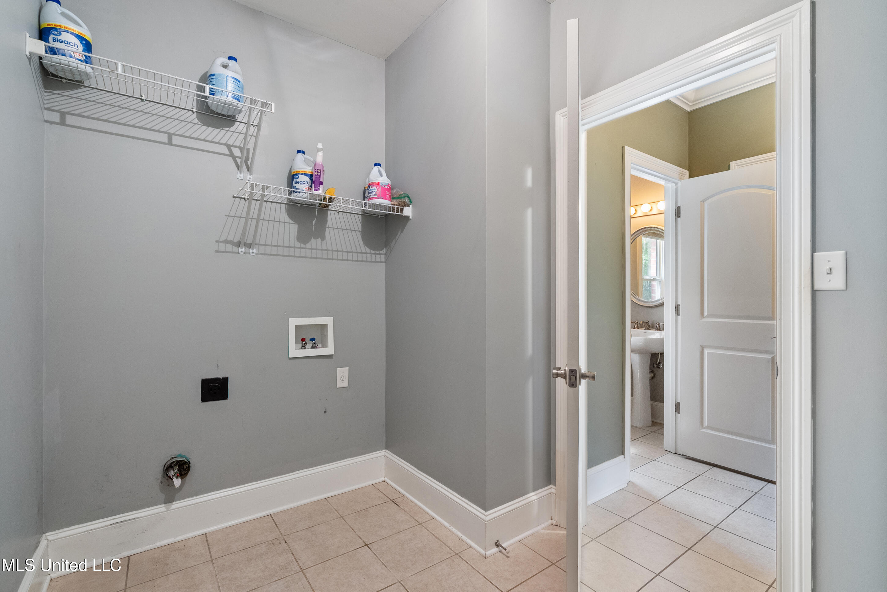 3345 Pettingill Way Hernando, MS 38632 - Photo 19 of 41 Laundry Room