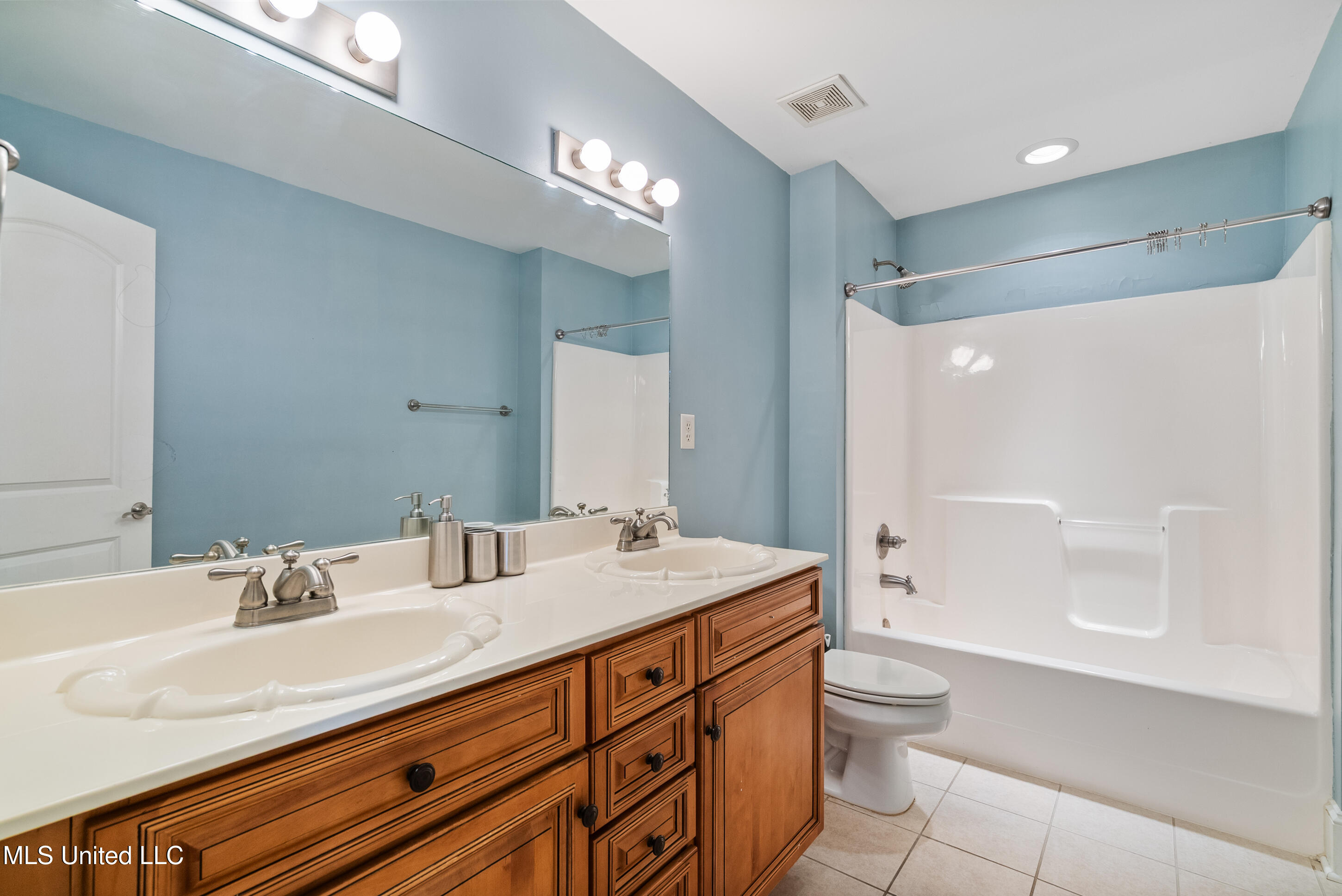 3345 Pettingill Way Hernando, MS 38632 - Photo 31 of 41 Additional Full Bath