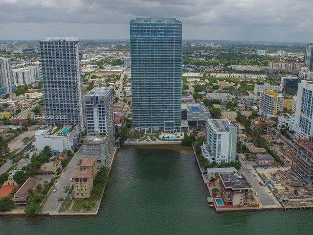 460 Northeast 28th Street, Unit 3307 Miami, FL 33137 - Photo 13 of 13 a view of a city from a balcony