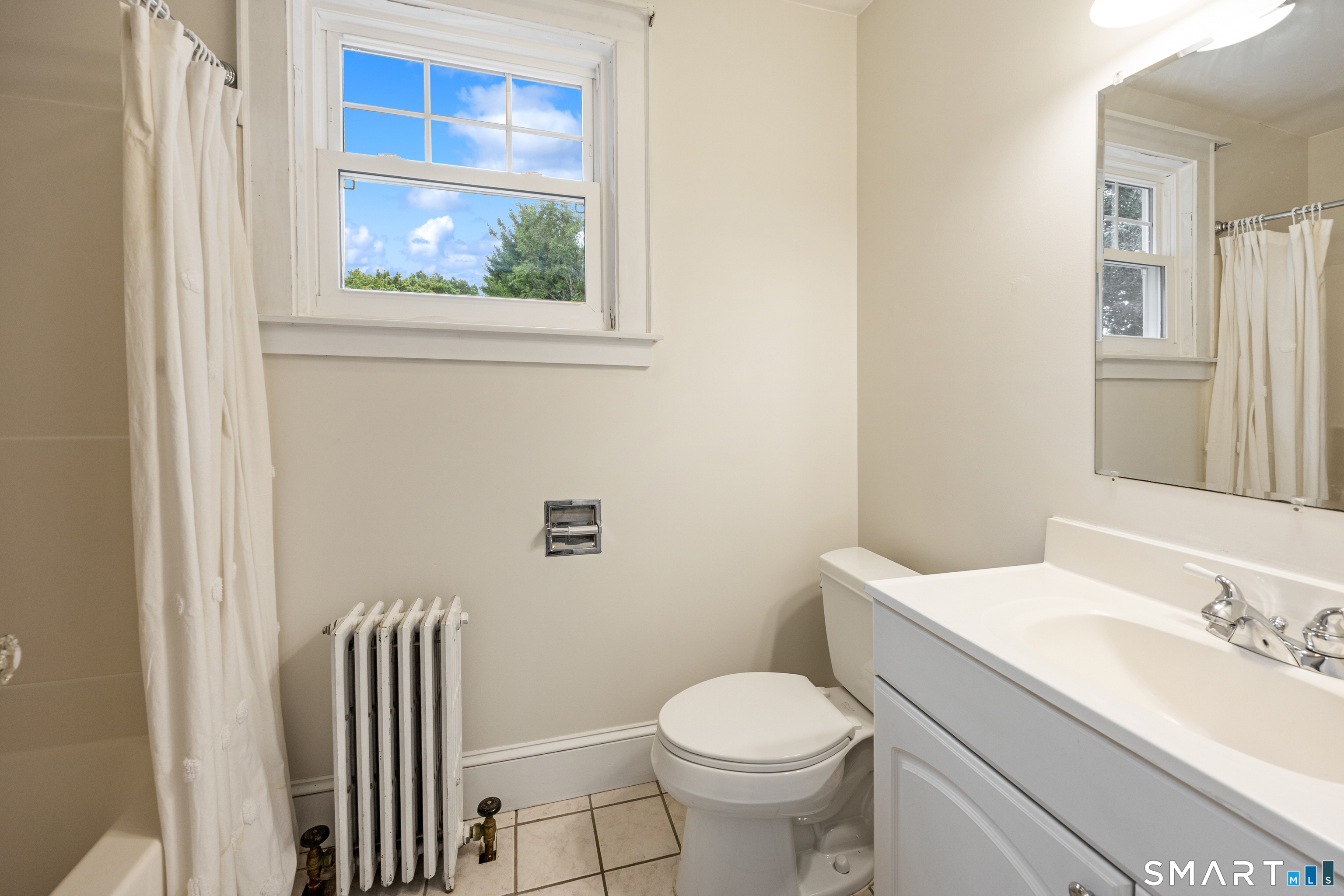 34 Clintonville Road North Haven, CT 06473 - Photo 30 of 40 2nd Floor - Full Bath