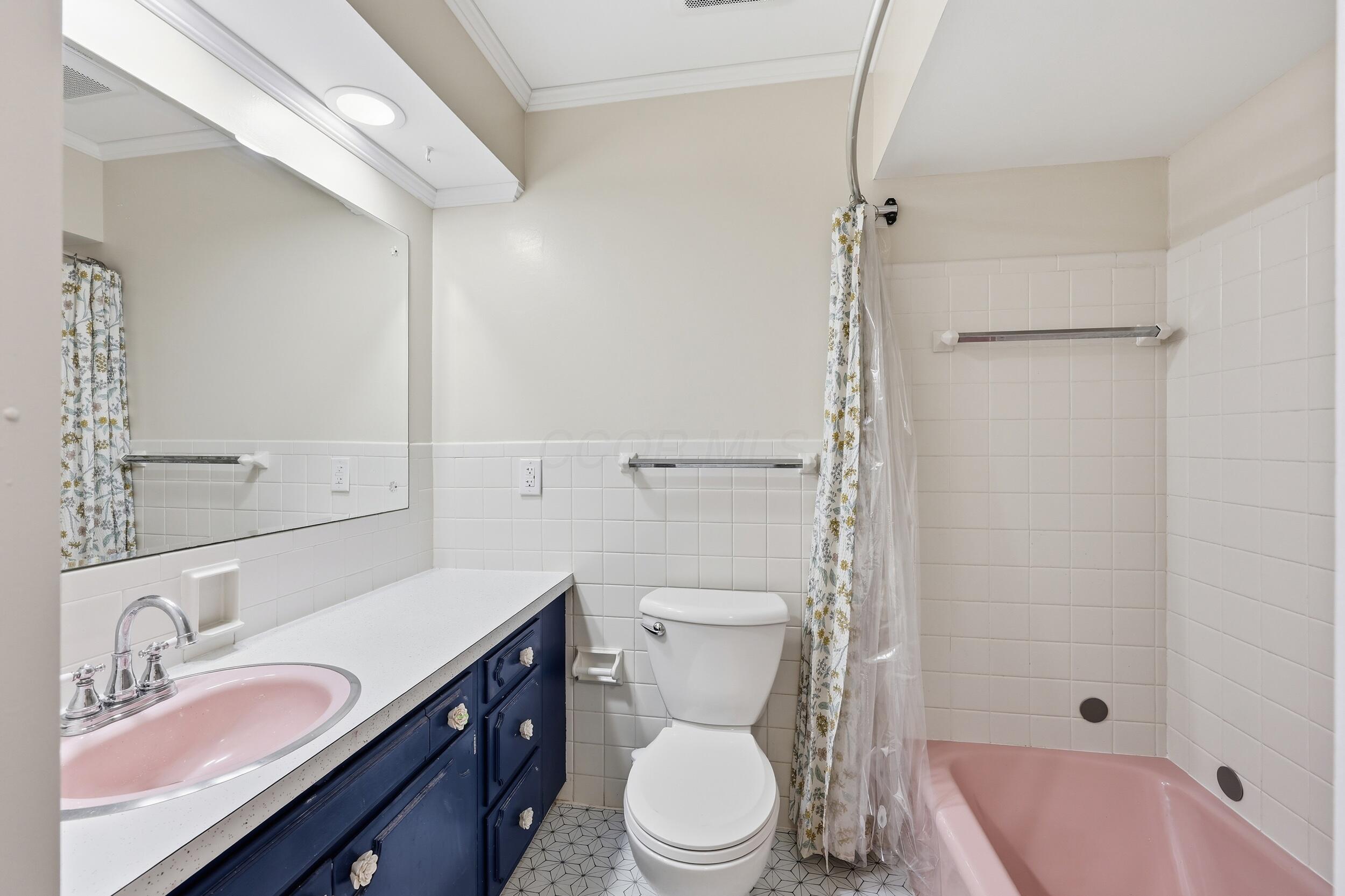 1015 Woodmere Road Columbus, OH 43220 - Photo 23 of 32 23_072a3003