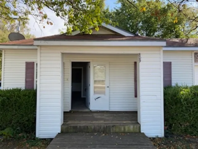 $89,900 | 309 East 12th Avenue, El Dorado, KS 67042