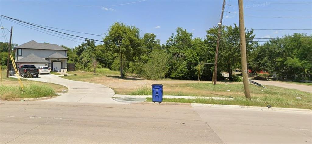 4327 Gladewater Road Dallas, TX 75216 - Photo 5 of 5 a view of a house with a park