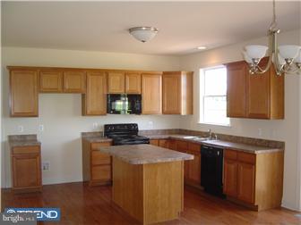 136 Wiand Lane Spring City, PA 19475 - Photo 4 of 12 Kitchen