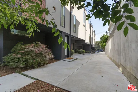 $1,649,000 | 2267 Duane Street, Unit 3, Los Angeles, CA 90039