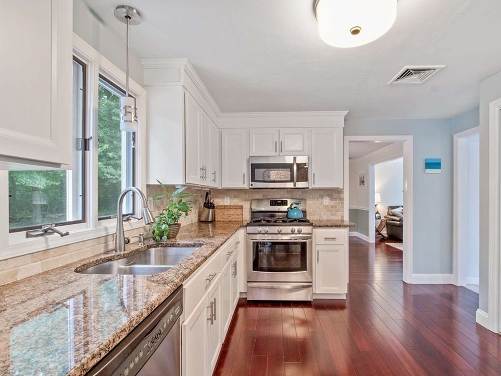 25 Temple Street Medway, MA 02053 - Photo 6 of 24