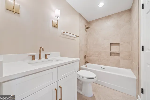 $1,650,000 | 211 Lakecrest Drive Northeast, Milledgeville, GA 31061