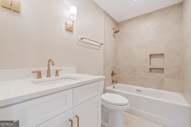 $1,650,000 | 211 Lakecrest Drive Northeast, Milledgeville, GA 31061