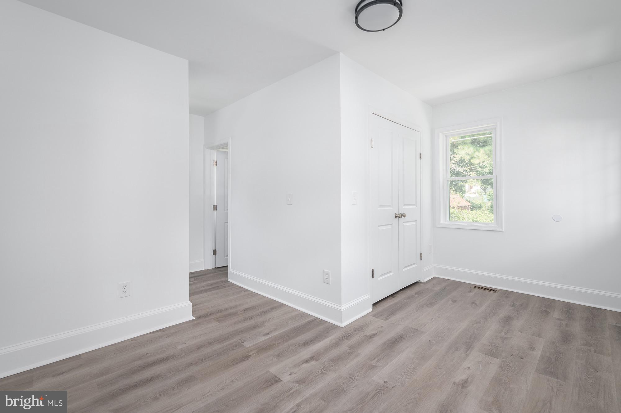 611 Plymouth Road Baltimore, MD 21229 - Photo 15 of 33 Room for Breakfast Tabel
