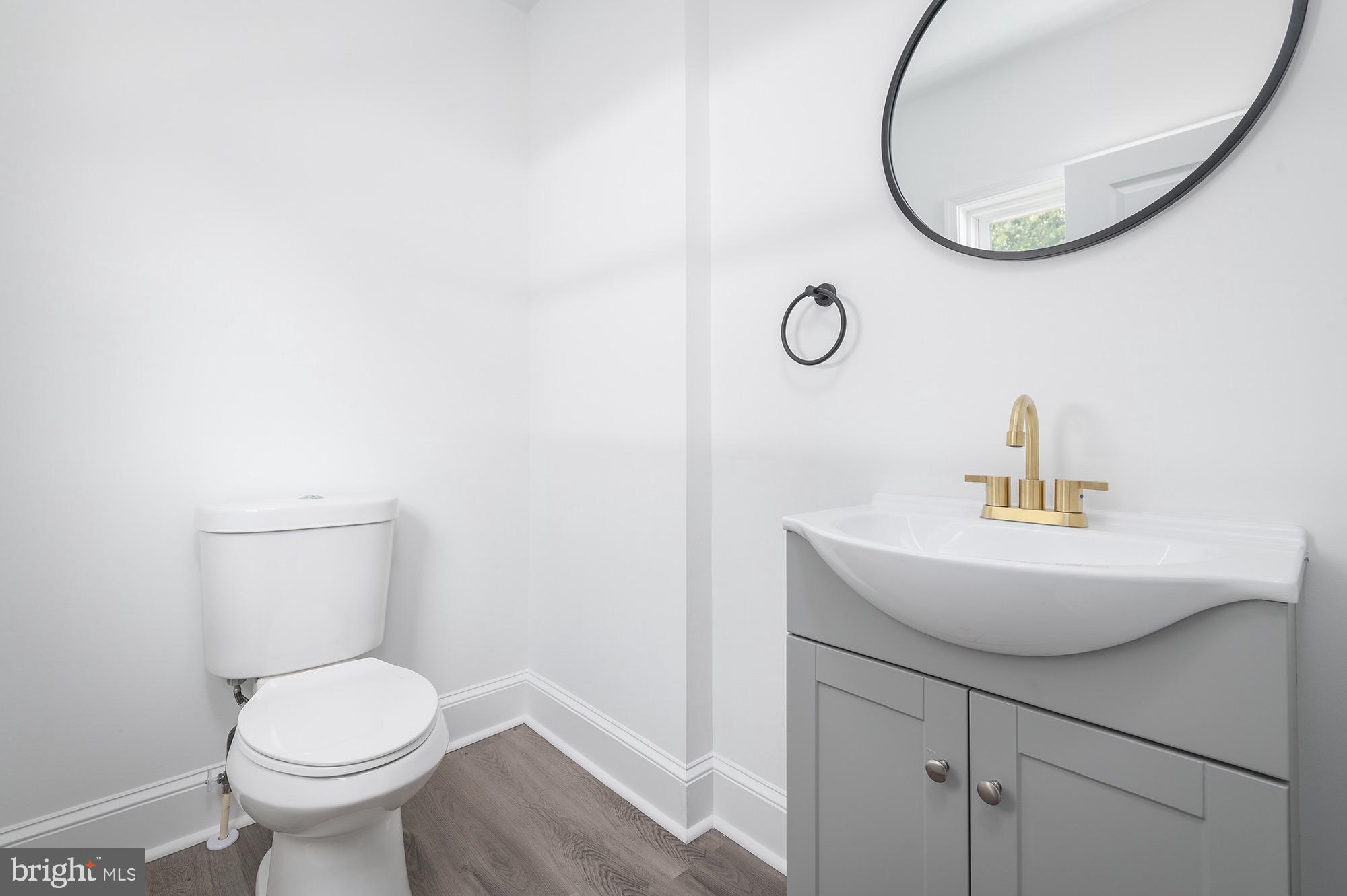 611 Plymouth Road Baltimore, MD 21229 - Photo 16 of 33 Powder Room