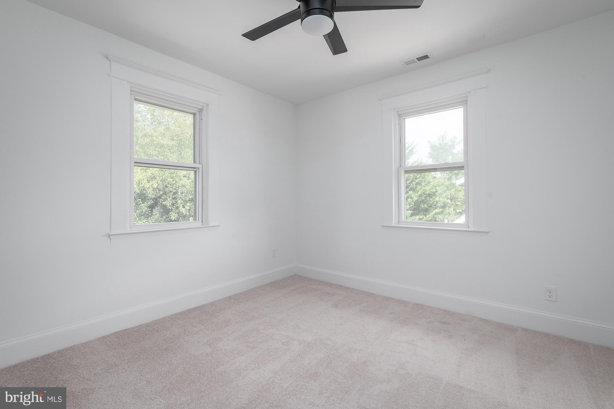 611 Plymouth Road Baltimore, MD 21229 - Photo 17 of 33 Primary Bedroom w/ Private Bathroom