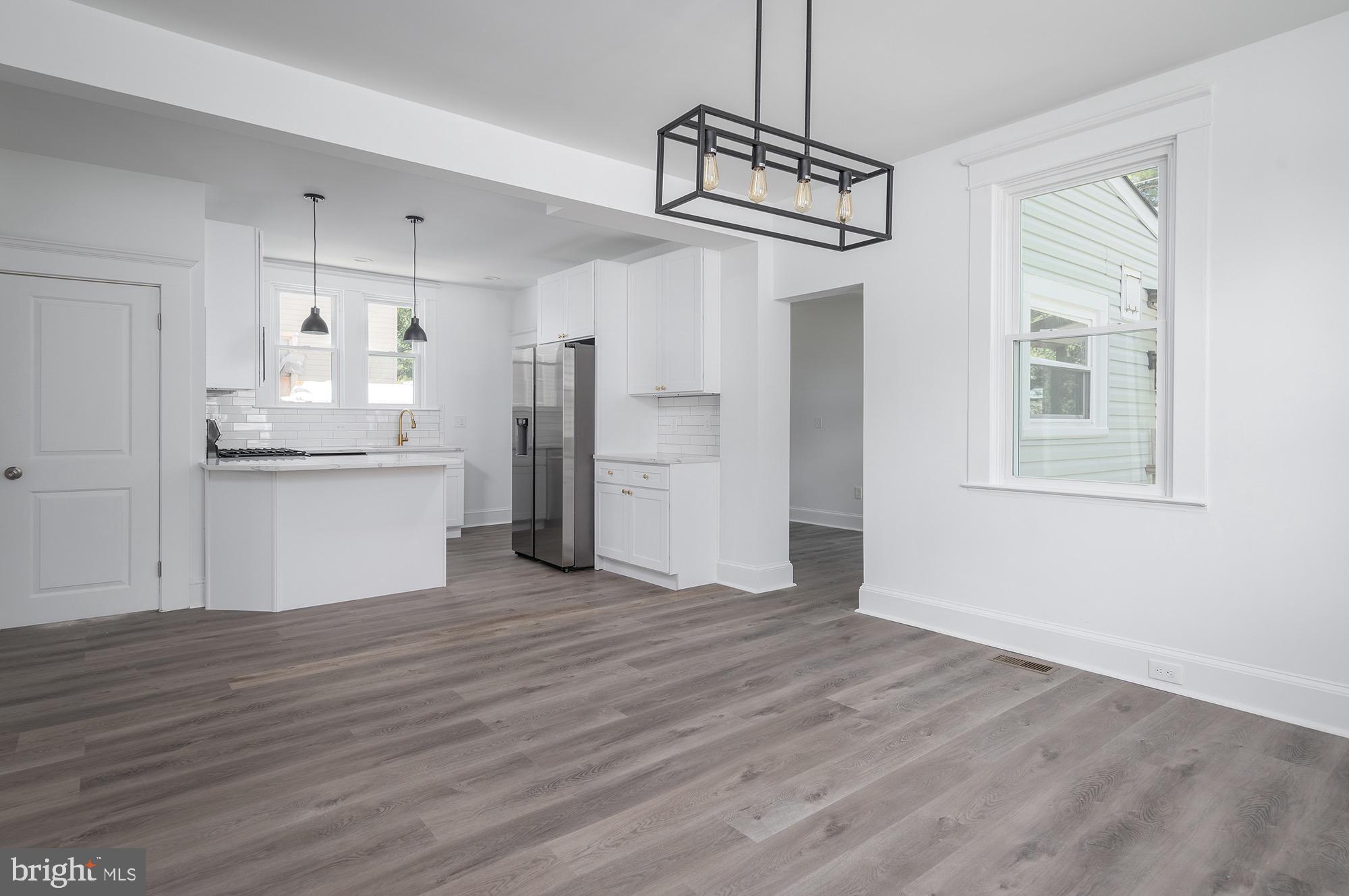 611 Plymouth Road Baltimore, MD 21229 - Photo 3 of 33 Dining Room Open to the Kitchen